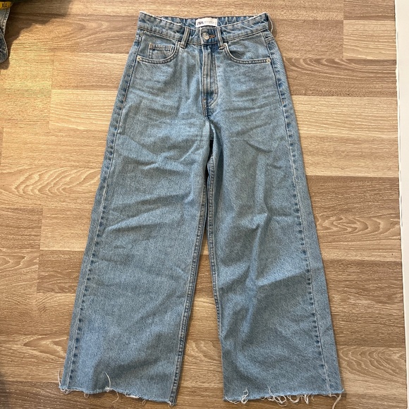 Zara Wide Leg Jeans (Cropped) - Picture 1 of 5